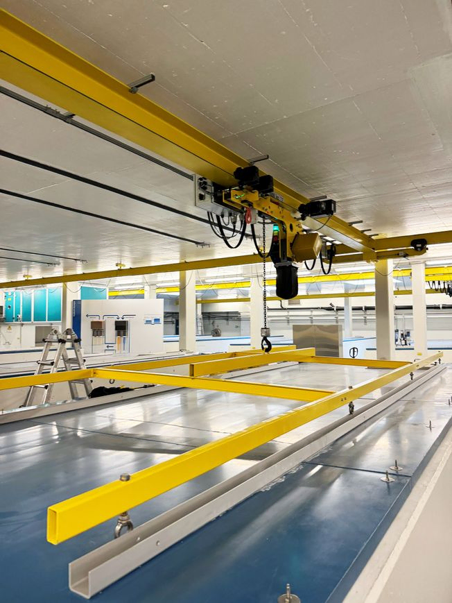 Underhängande I-balkstravers HKI, driven
